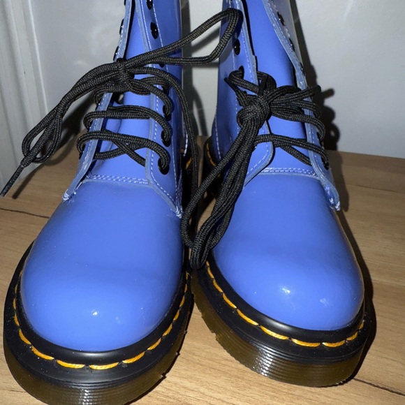 Dr. Martens 1460 Womens Blue Boots Size 6 Patent Leather Boots NWOB C - Picture 10 of 10